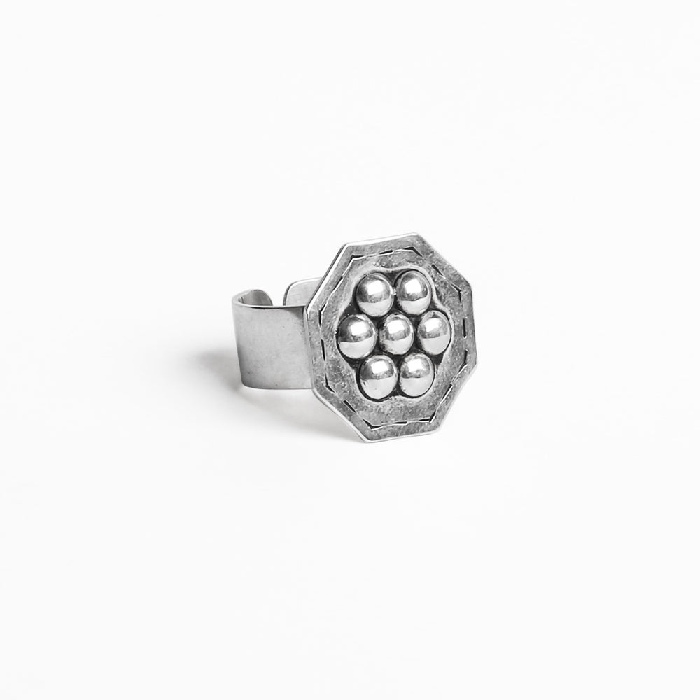 Octo studs RING