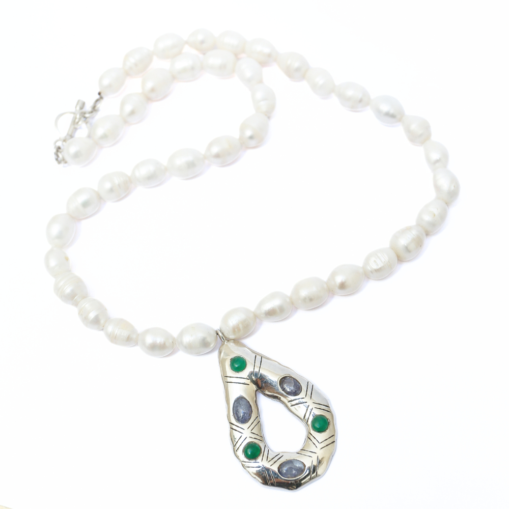 TEARDROP PEARL NECKLACE